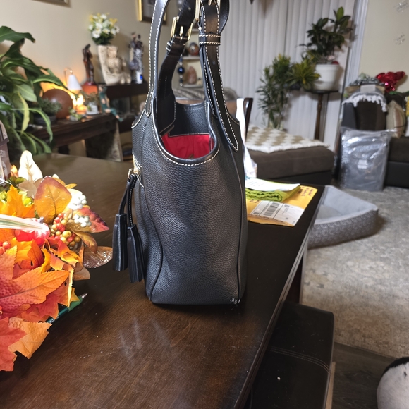 Black Leather Handbag with Tassel - Picture 3 of 4